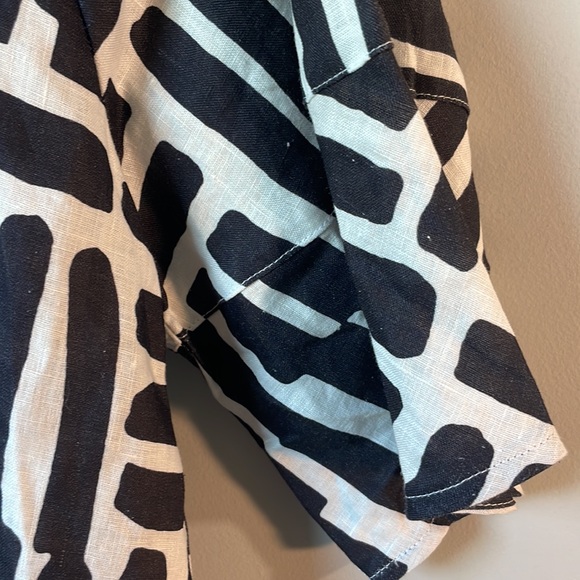 NWT FOIL linen ALL TOGETHER stroke of luck top in size 6. - Picture 4 of 8